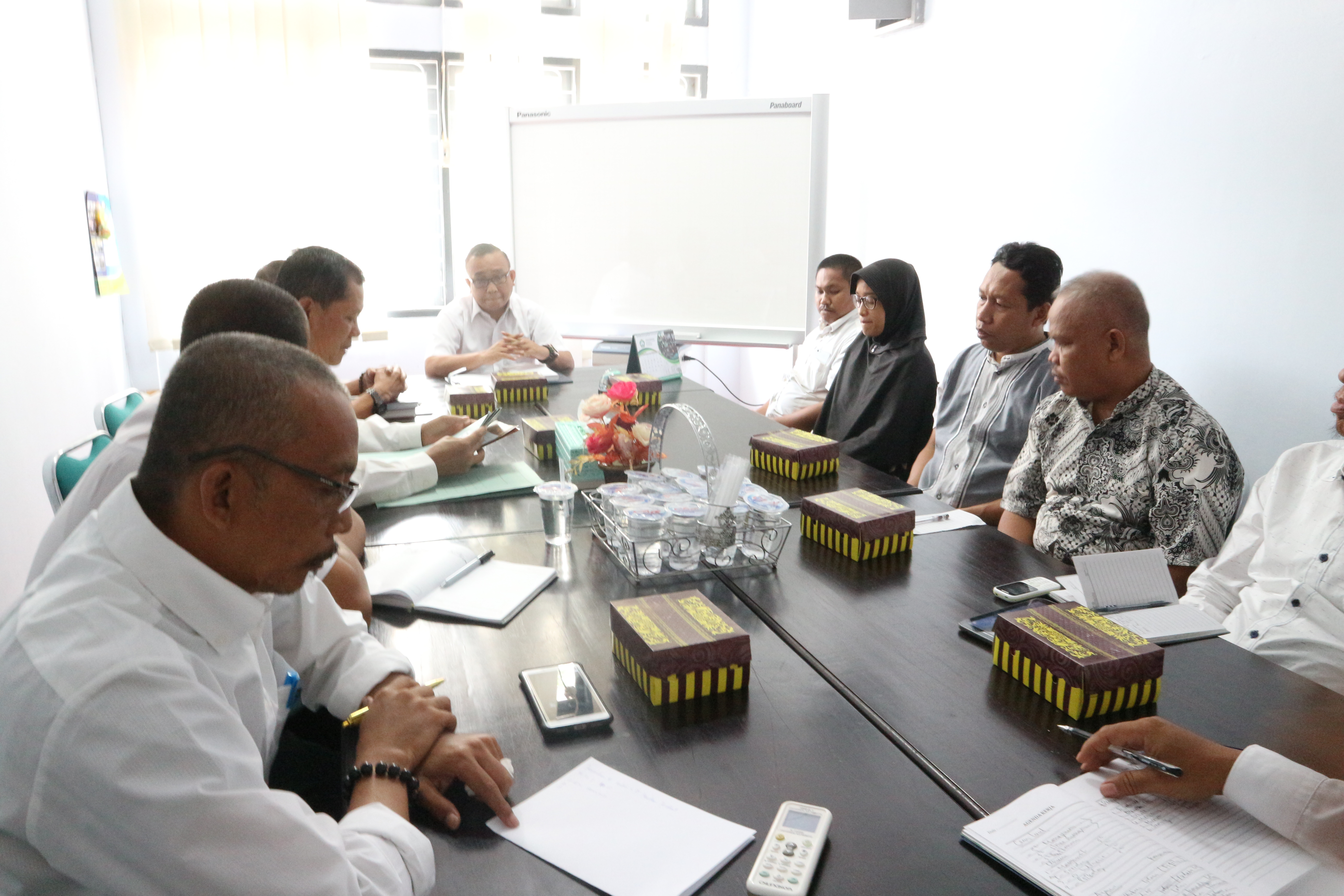 Penyerahan SK Kenaikan Pangkat dan SK Mutasi DOSEN Penyerahan SK Kenaikan Pangkat dan SK Mutasi DOSEN
