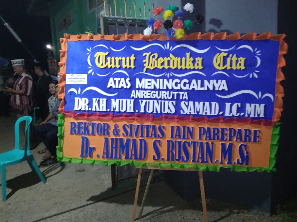 2 Rektor PTKIN Turut Mengantar Jenazah AGH. Muh. Yunus Samad 2 Rektor PTKIN Turut Mengantar Jenazah AGH. Muh. Yunus Samad