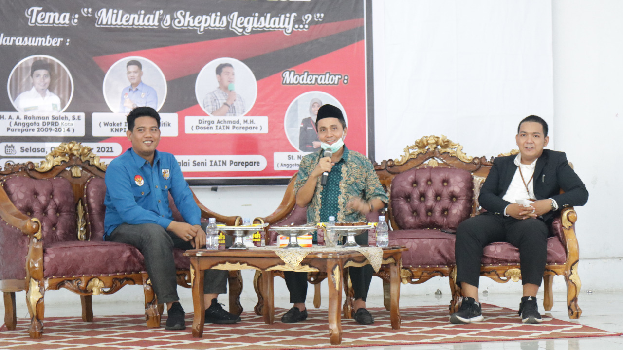 Millennial’s Skeptis Legislatif, SEMA FAKSHI Hadirkan Narasumber Mantan Anggota Legislatif Kota Parepare Millennial’s Skeptis Legislatif, SEMA FAKSHI Hadirkan Narasumber Mantan Anggota Legislatif Kota Parepare