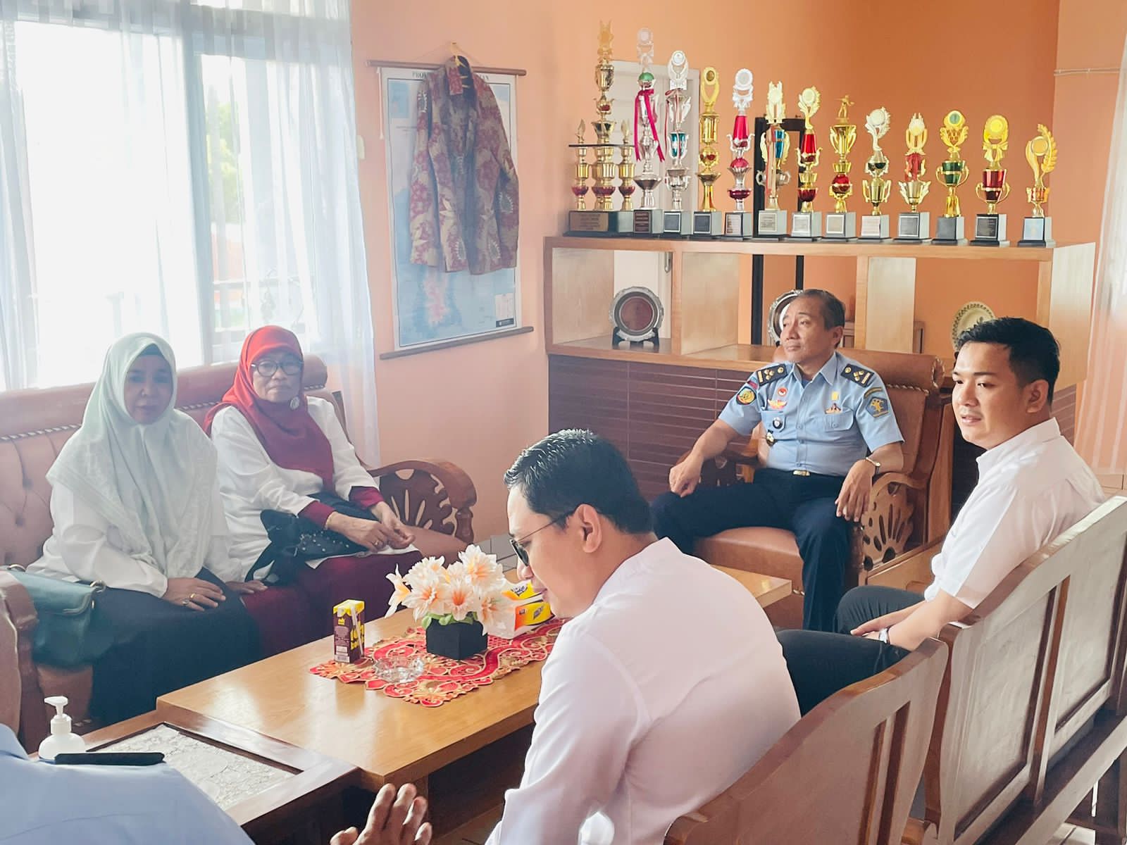 Panitia Pengabdian Berbasis Narapidana Audiens dengan Kalapas Parepare Panitia Pengabdian Berbasis Narapidana Audiens dengan Kalapas Parepare