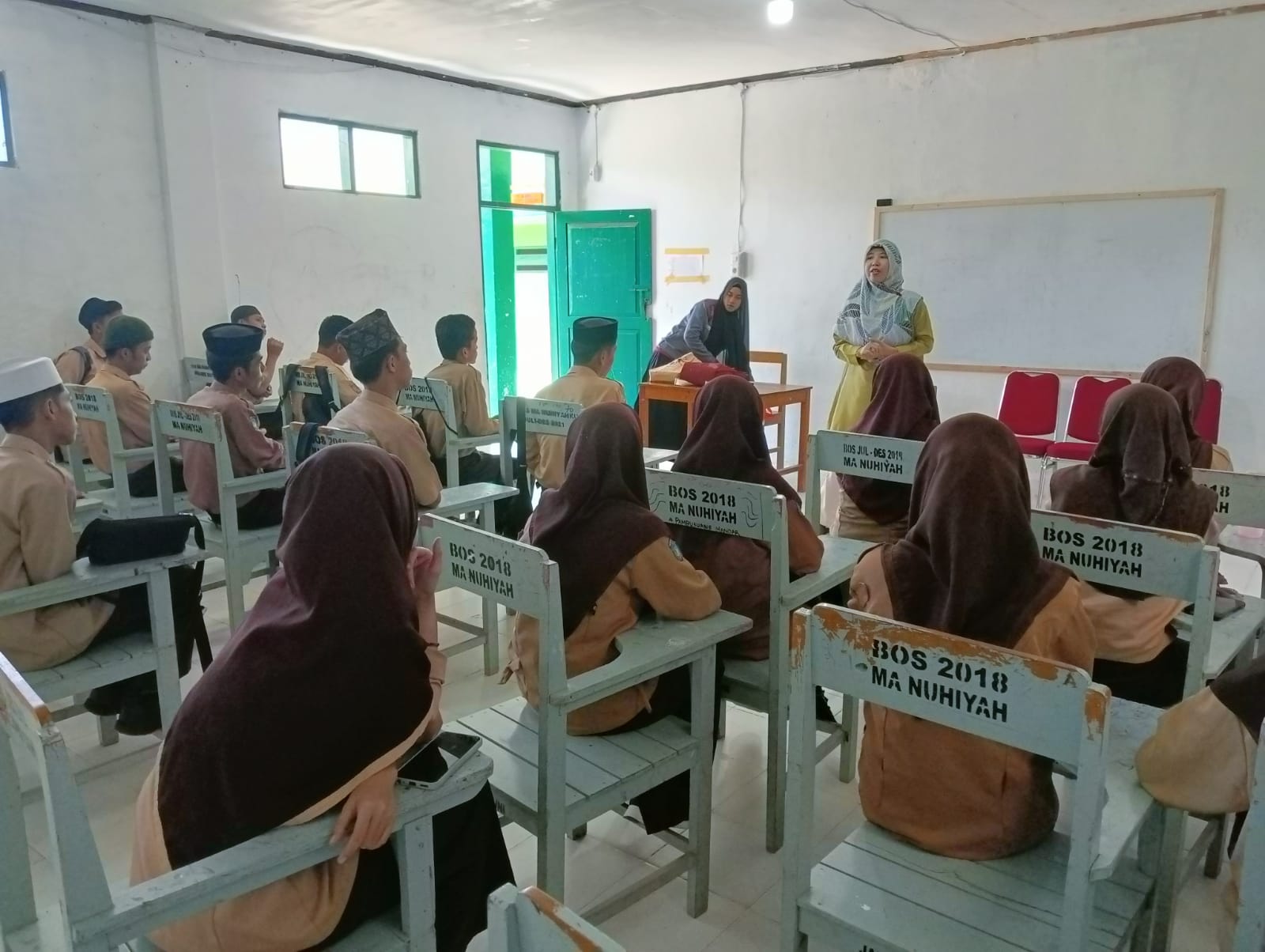 Dosen BKI Gelar Pengabdian Pengembangan Potensi Karier Generasi Muda dan Tes SDS di Santri Pesantren MA Nuhiyah Polewali Mandar Dosen BKI Gelar Pengabdian Pengembangan Potensi Karier Generasi Muda dan Tes SDS di Santri Pesantren MA Nuhiyah Polewali Mandar