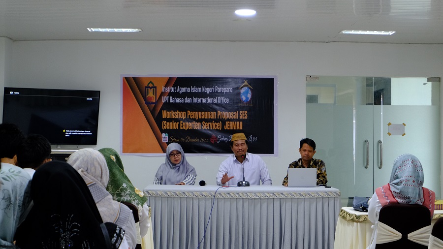 Country Representative Jerman Berikan Sosialisasi dan Coaching Penyusunan Proposal SES di IAIN Parepare Country Representative Jerman Berikan Sosialisasi dan Coaching Penyusunan Proposal SES di IAIN Parepare