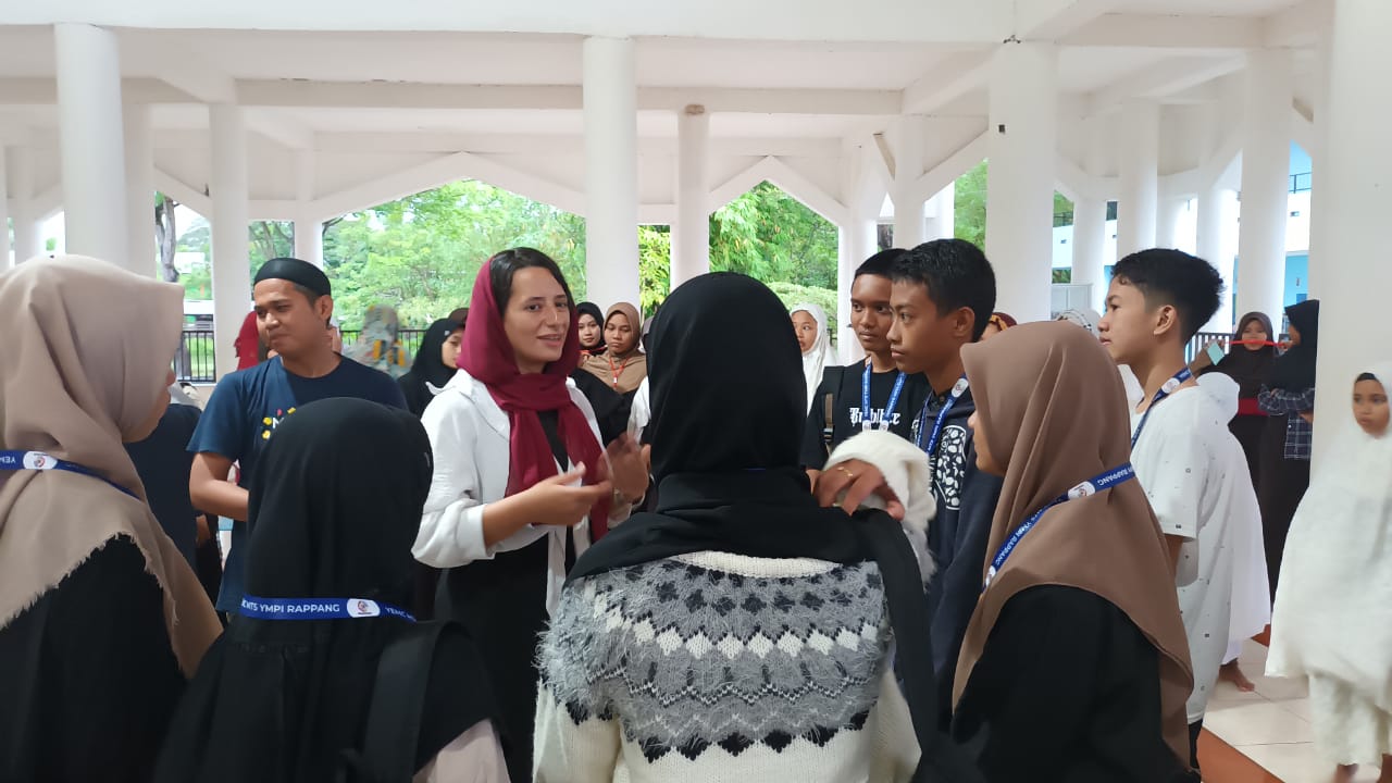Volunteer Asing IAIN Parepare Jadi Pemateri Tamu English Camp Pesantren Volunteer Asing IAIN Parepare Jadi Pemateri Tamu English Camp Pesantren